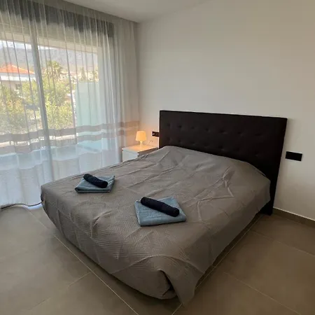 Atlantic - Two-bedroom Premium דירה אדחה